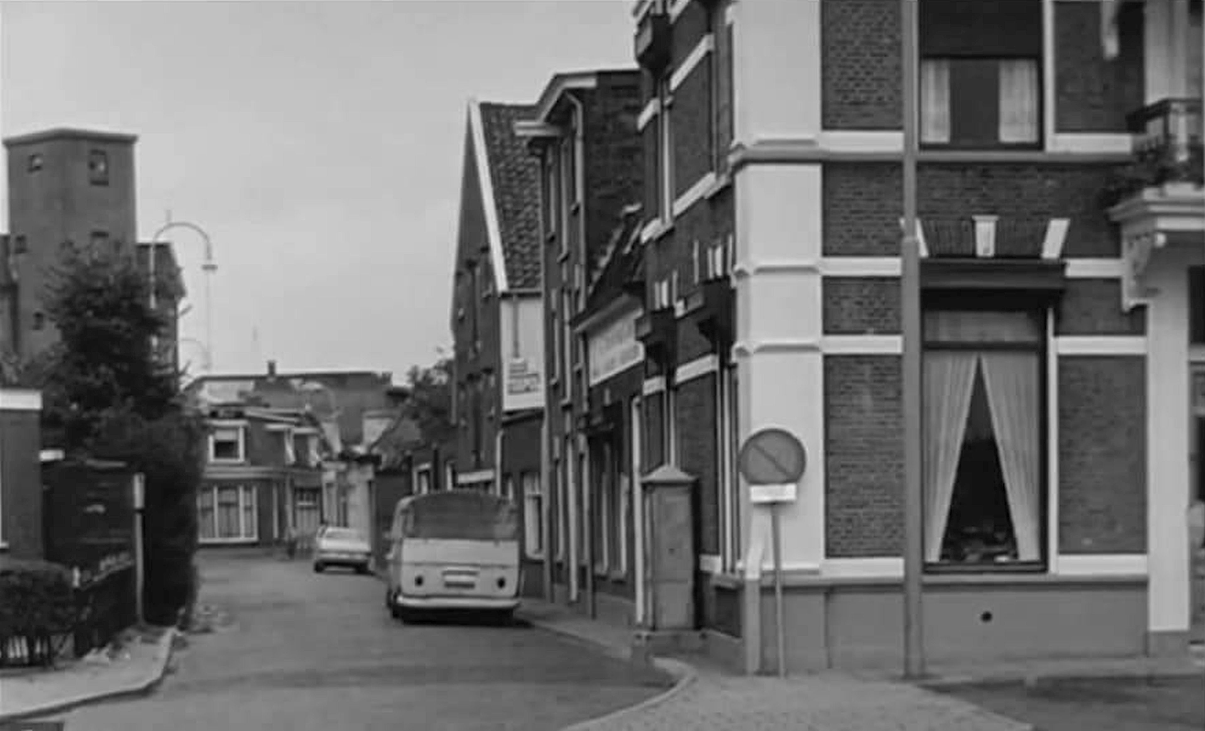 Bakenstraat vanaf de Haven NZ